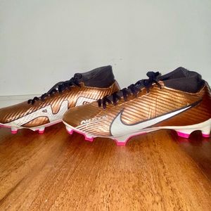 Soccer cleats